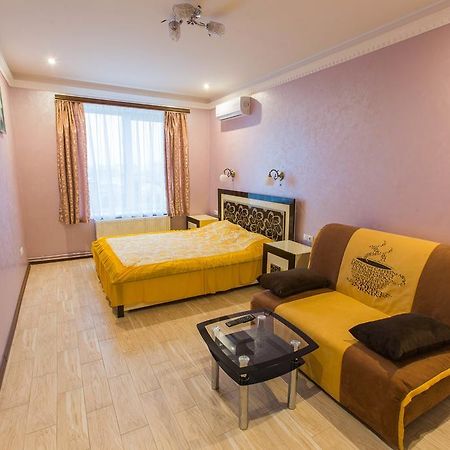 ايفانو - فرانكيفسك Modern Apartment On Akademika Sakharova 27A المظهر الخارجي الصورة
