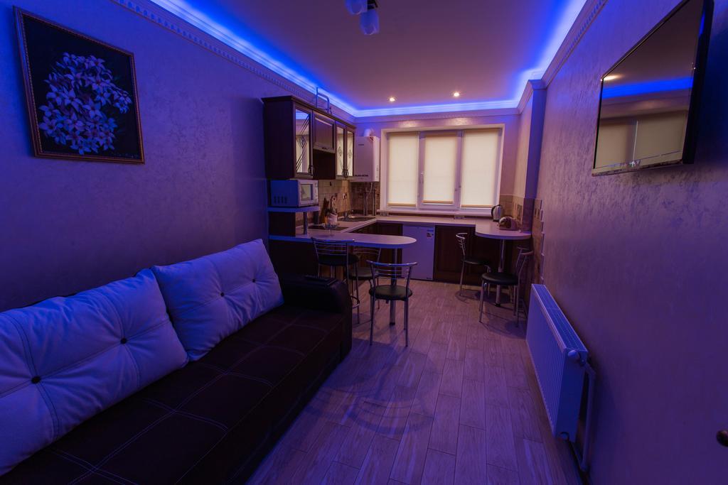 ايفانو - فرانكيفسك Modern Apartment On Akademika Sakharova 27A المظهر الخارجي الصورة