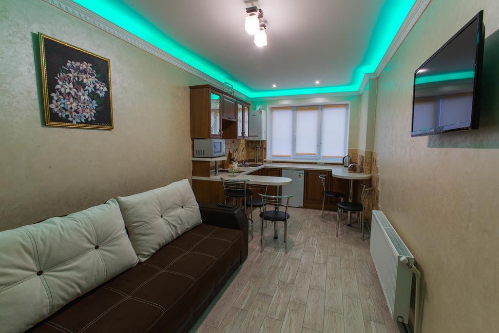 ايفانو - فرانكيفسك Modern Apartment On Akademika Sakharova 27A المظهر الخارجي الصورة